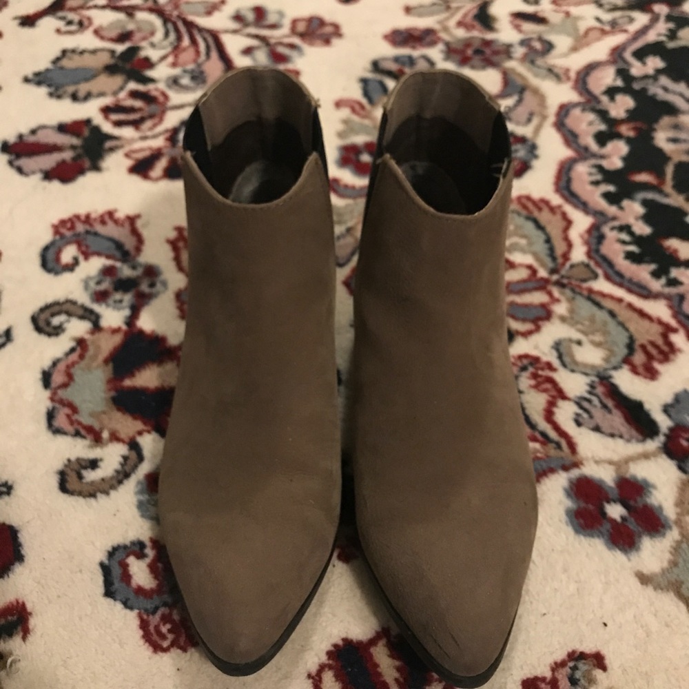 Women's Chelsea Booties